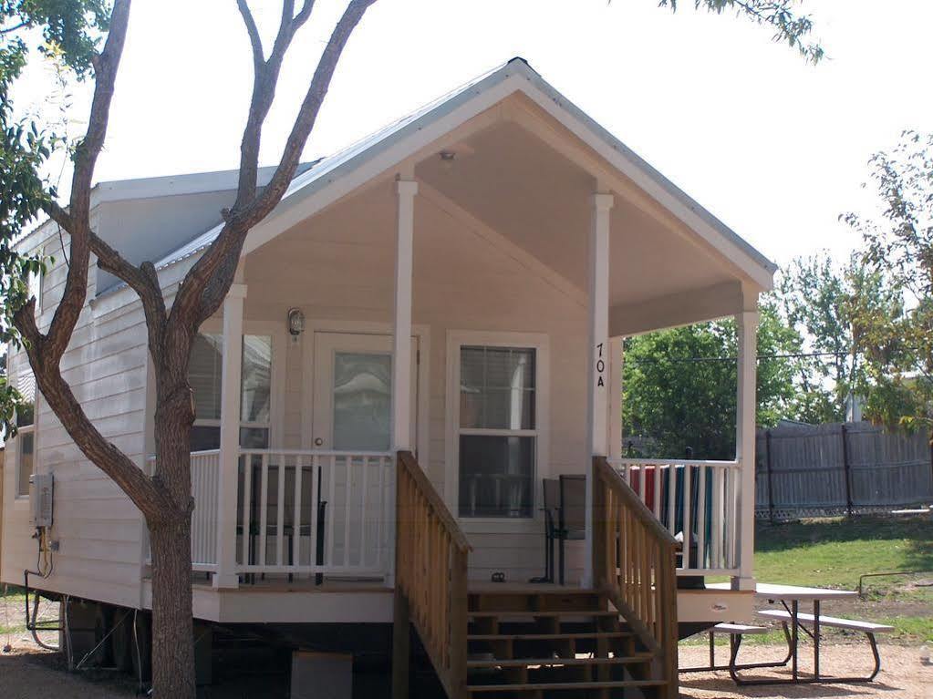 Sun Retreats Texas Hill Country 3*