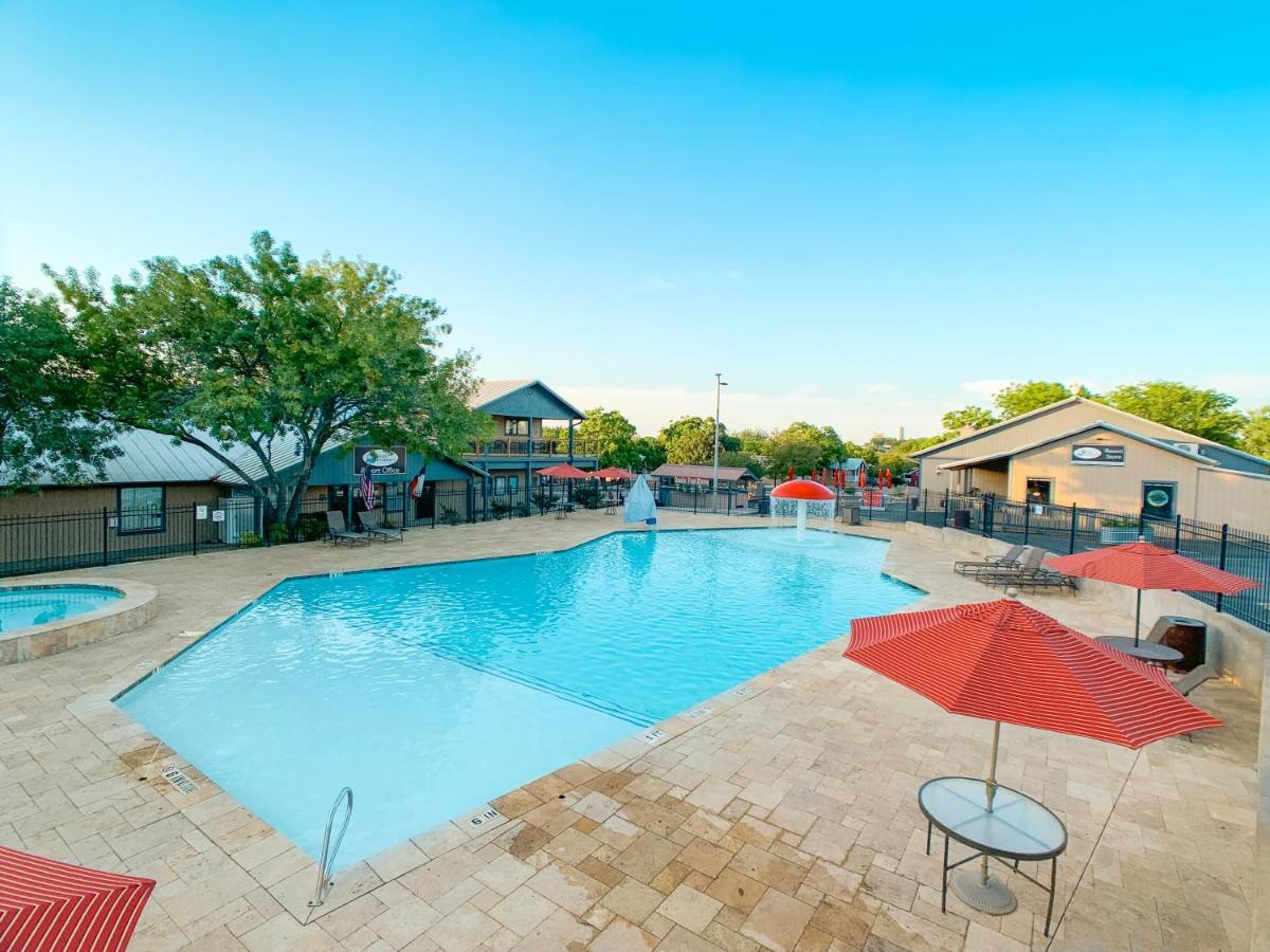 Sun Retreats Texas Hill Country New Braunfels