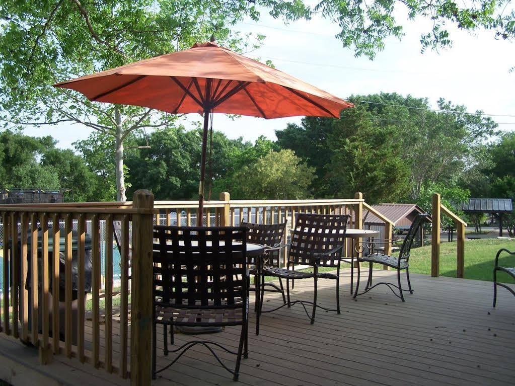 Sun Retreats Texas Hill Country 3*